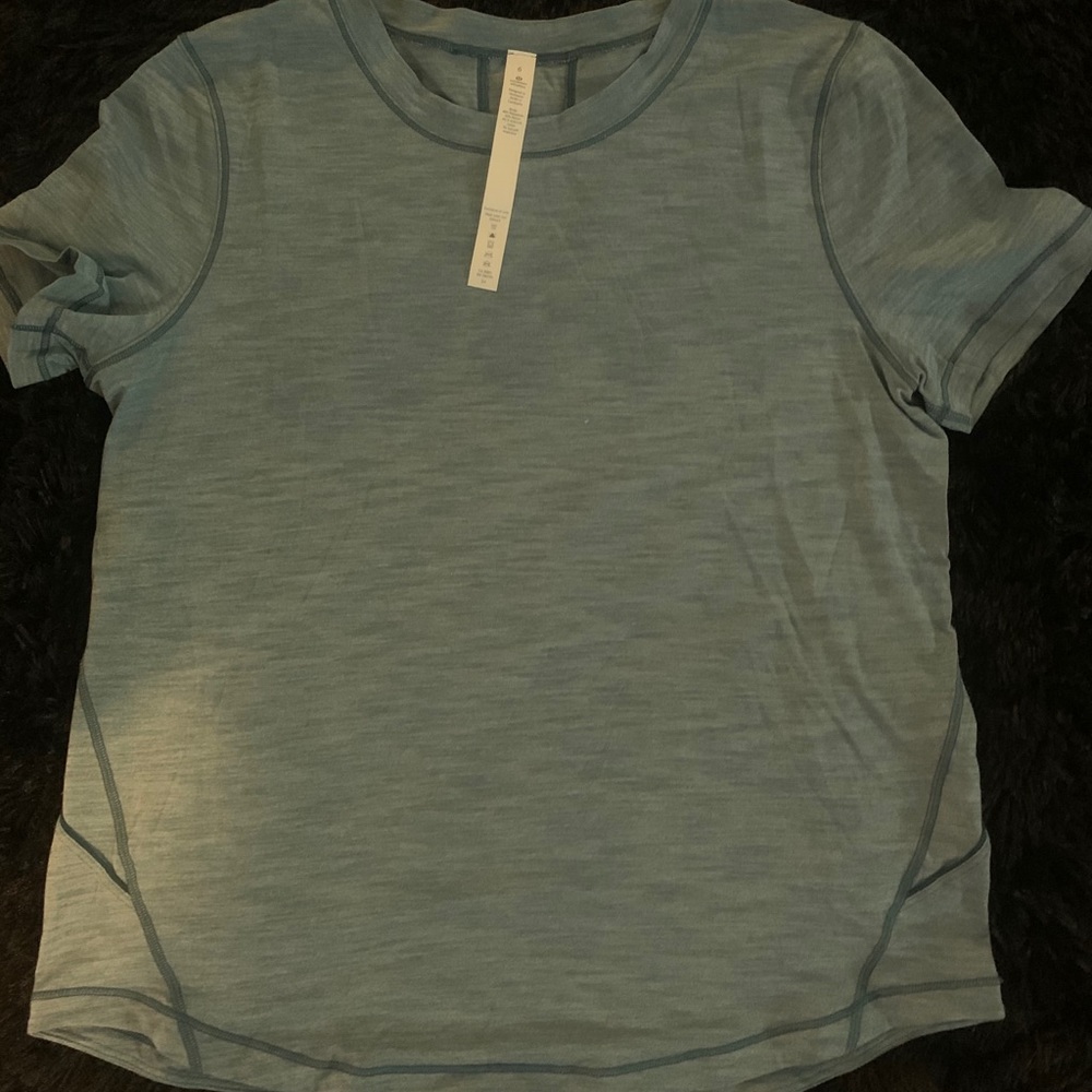 Lululemon new aqua shirt size 6